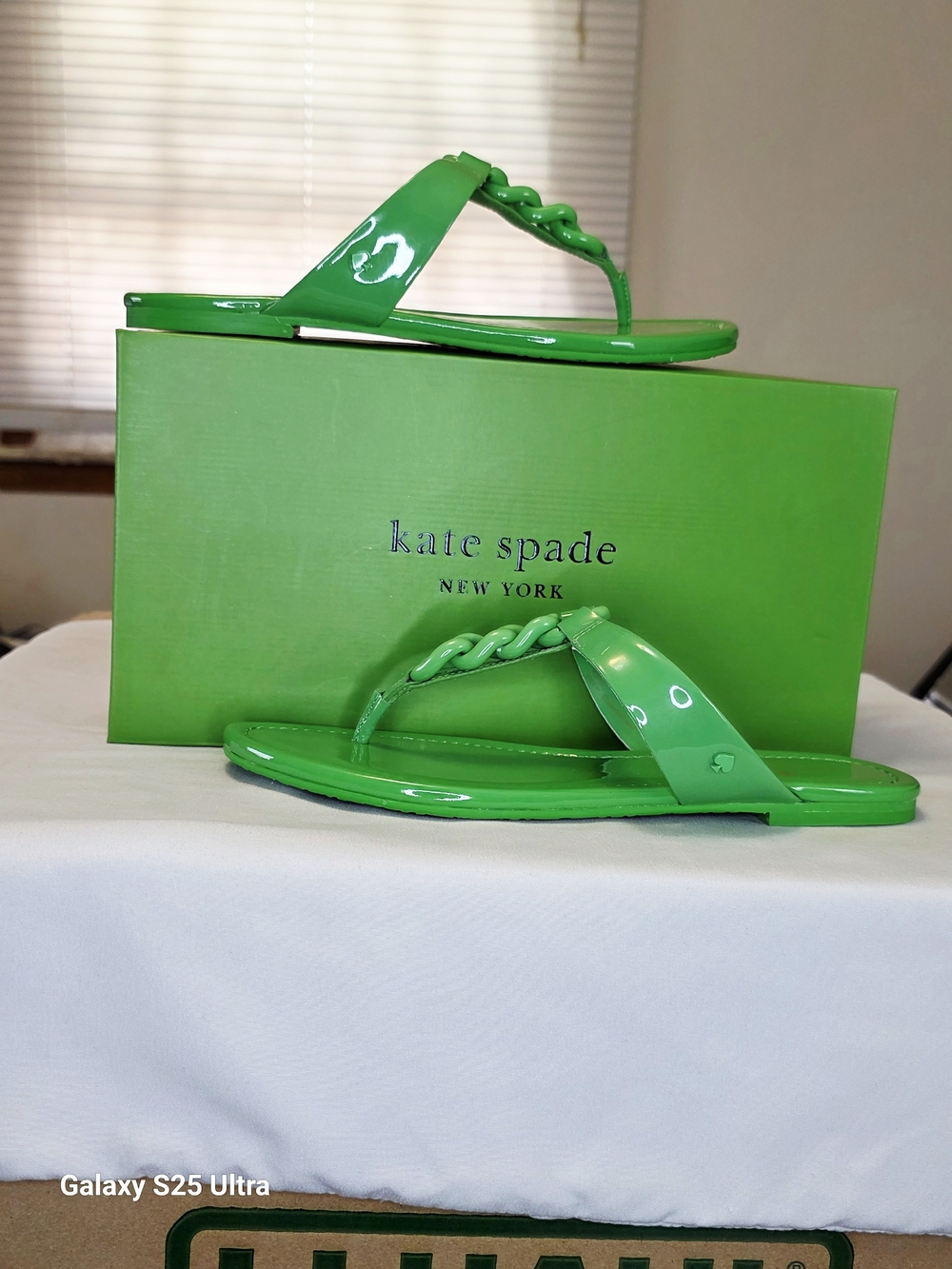 Kate Spade Patent Irene Sandals In Fresh Greens Size 7.5B - Picture 2 of 9